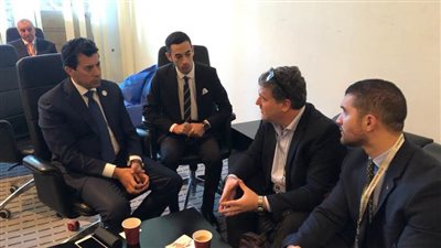 وزير الرياضة يلتقي وفد شركة جوجل على هامش منتدى شباب العالم