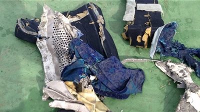 مأساة «دينا محمد» ضحية الطائرة المنكوبة.. هزمت السرطان بعد «4 سنوات علاج» في فرنسا..قررت العودة لأحضان الوطن بعد شفائها.. «تأجيل السفر» ورطها في الرحلة المشئومة.. وابنتها