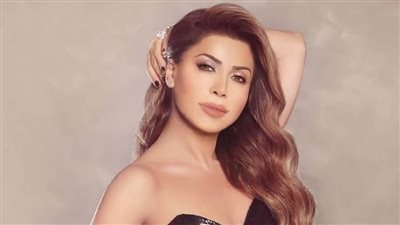 نوال الزغبي تتألق في حفل القرية العالمية بدبي وتكشف تفاصيل أغنيتها الجديدة