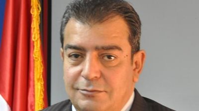 «مصر للطيران» تكرم ضابط واقعة القبض على دبلوماسي قطري بحوزته «حشيش»