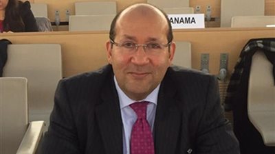 السفير المصري في روما يصلي الجمعة مع بعثة المنتخب