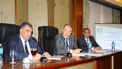 بالصور..صناعة النواب تناقش مشكلات النسيج بحضور وزير قطاع الأعمال العام