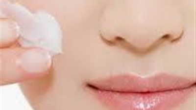 «ماسك السكر» الأفضل لتقشير البشرة وتنظيفها