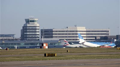 إخلاء مبنى الركاب 3 بمطار مانشستر للاشتباه في حقيبة