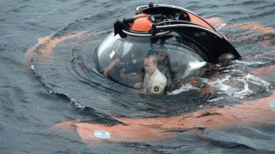 بالفيديو والصور.. الرئيس الروسي يغوص إلى قاع البحر الأسود