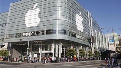 أبل تطلق ساعتها الذكية 