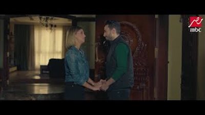 حمادة هلال يعرض الزواج على إيمان العاصي في «قانون عمر» (فيديو)