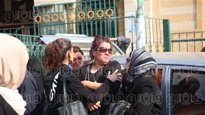 انهيار أسرة ومساعد المخرج ياسر زايد بجنازته | فيديو وصور