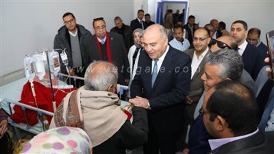 محافظ قنا ورئيس  جامعة جنوب الوادي يتفقدان سير العمل بمستشفى مرزوق| صور