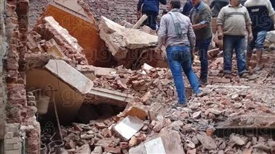 صحة الشرقية: وفاة سيدة وإصابة 2 حتى الآن في انهيار عقار فاقوس