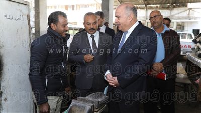 محافظ قنا في زيارة مفاجئة لمقر الحملة الميكانيكية بمدينة قنا| صور