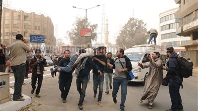 السيد حامد: من حق الإخوان الدفاع عن مقارهم قانونًا