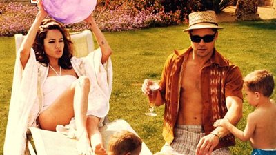 بالفيديو والصور.. أنجلينا جولي «زوجة».. عضوة في «عصابة تقبيل الفتيان» بالمرحلة الابتدائية.. أول ظهور لها في السينما مع والدها.. لمعت نجوميتها في 2001.. تزوجت 3 مرات.. وتبنت طفلين م