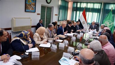 إزالة الكافيهات المخالفة بمدينة بنها