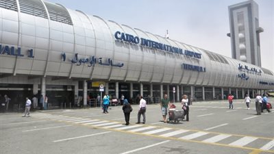 ميناء القاهرة الجوي يؤجل تلقي طلبات تعيين 700 موظف