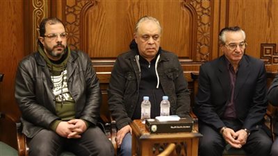 أشرف زكي وإلهام شاهين وهاني رمزي يصلون عزاء حسن عفيفي | فيديو 