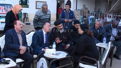 محافظ الإسكندرية يقدم واجب العزاء لأهل غطاس الصرف الصحي