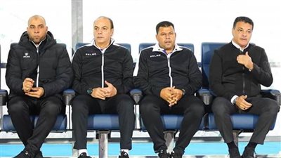 بعد الهزيمة الثانية.. المصري يجدد الثقة في إيهاب جلال ويجمد مستحقات لاعبيه