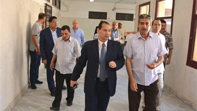 بالصور.. رئيس جامعة بورسعيد يتابع تجهيز المقر المؤقت لمقر الحقوق