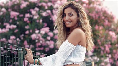 دينا الشربيني تعتذر عن 