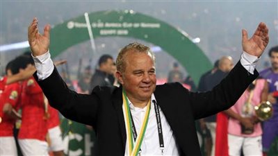 شوقي غريب يرفض عرضا مغريا لتدريب فريق عربي.. ويتمسك بالبقاء مع الأوليمبي