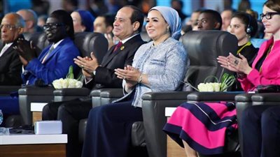 15 صورة ترصد نشاط قرينة السيسي بمنتدى شباب العالم 2019