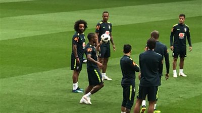 منتخب البرازيل يتدرب على «الآنفيلد» استعدادا لكرواتيا (صور)