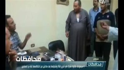 بالفيديو.. الشرطة تحرر فتاة وشابًا من قبضة مسلحين بسوهاج