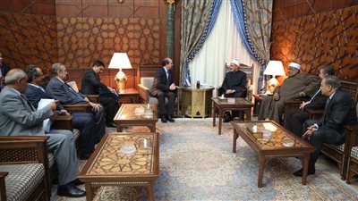 بالفيديو.. شيخ الأزهر يشيد بحفاظ الجزائريين على المذهب المالكيِّ