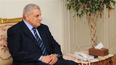 بدء اجتماع مجلس الوزراء برئاسة «محلب»