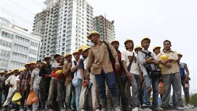 «رويترز»: «أبو ظبي» تبدأ إجراءات للتقشف وتسرح آلاف العاملين