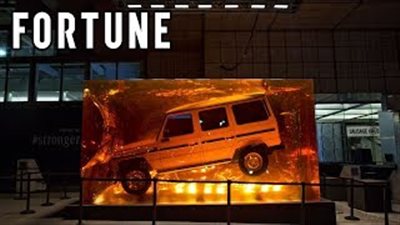 مرسيدس تستخدم مهارات سيارتها للترويج في الأسواق (فيديو)