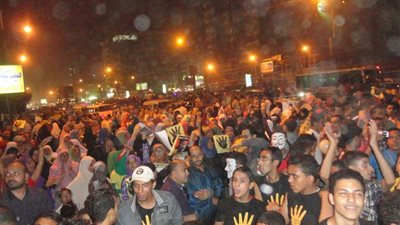 مسيرة للإرهابية بمنطقة محطة الرمل بالإسكندرية ليلا