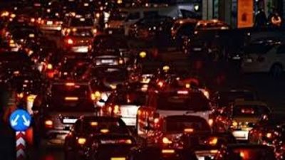 شلل مروري بسبب حادث تصادم على الطريق الدائري