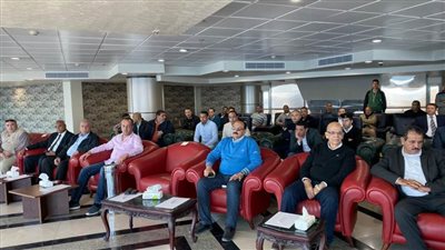 رئيس ميناء الغردقة يستعرض آخر عمليات التطوير.. ومطالب برلمانية بسرعة خط تموين السفن