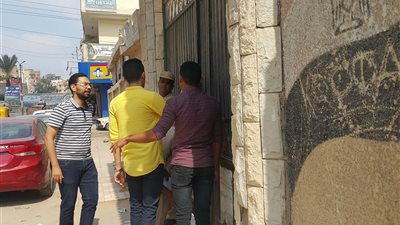 وصول 3 طلاب بكفر الشيخ بعد غلق أبواب اللجان بـ15 دقيقة (صور)