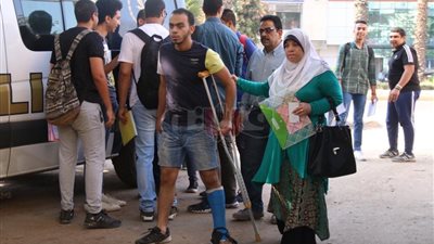 «همي همك وكتفي سندك».. حال أولياء أمور طلاب الثانوية العامة (صور)