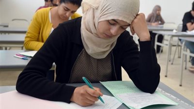 «تعليم الإسكندرية» يمد 15 دقيقة لإحدى لجان الثانوية بسبب تأخرها