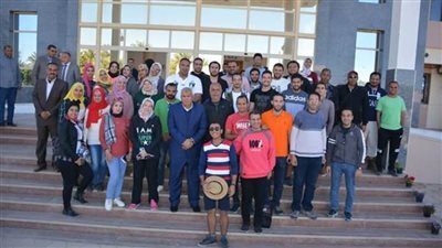 محافظ الوادى الجديد يلتقي شباب أول أفواج 