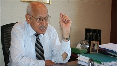 أبو المجد يناقش مبادرته للمصالحة مع الإخوان في 