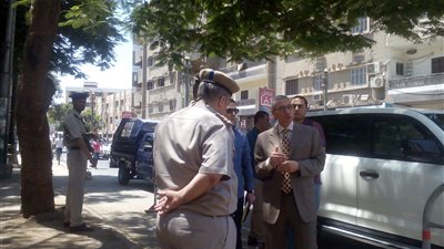 مدير أمن المنيا يتفقد التعزيزات أمام لجان الثانوية (صور)