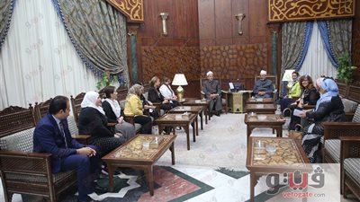 وفد سيدات مصر بالخارج لـ«الطيب»: تاريخ الأزهر يشهد بالوسطية