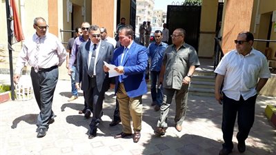 استبعاد رئيس لجنة بالفيوم لتأخره عن الحضور