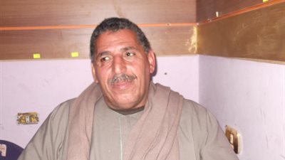 طقوس أفراح القبائل العربية بالفيوم.. مزاد علني على براد الشاي.. والنجوع تباع لحساب الضيوف.. وكسر الأصلة عند بعضهم يعني عقد القران وردها يعني الرفض.. والقعدة والعراسة تكافل اجتماعي ودين على العريس