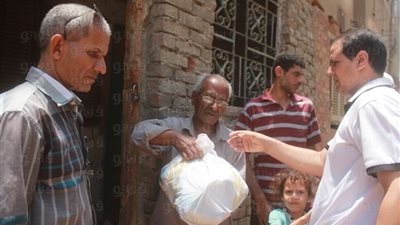 توزيع 200 كرتونة رمضانية على الأسر الأولى بالرعاية بشبرا