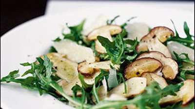 طريقة إعداد سلطة المشروم بـ «المايونيز والفلفل الملون»