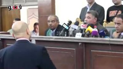 بالفيديو.. ضابط الأمن يبرئ 