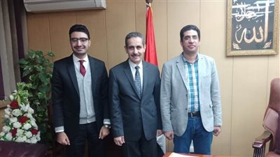 محافظ الغربية يتلقي بشباب قرية النصارية لبحث مشكلاتها