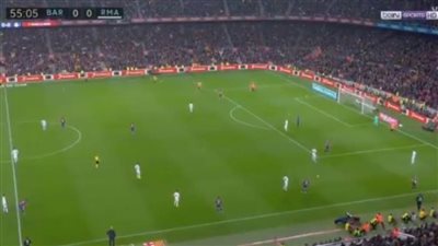 توقف مباراة الكلاسيكو بسبب احتجاجات جماهير كتالونيا السياسية | فيديو