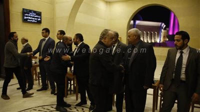 أشرف زكي وسامح حسين يشاركان في عزاء والد الفنانة سهر الصايغ | صور